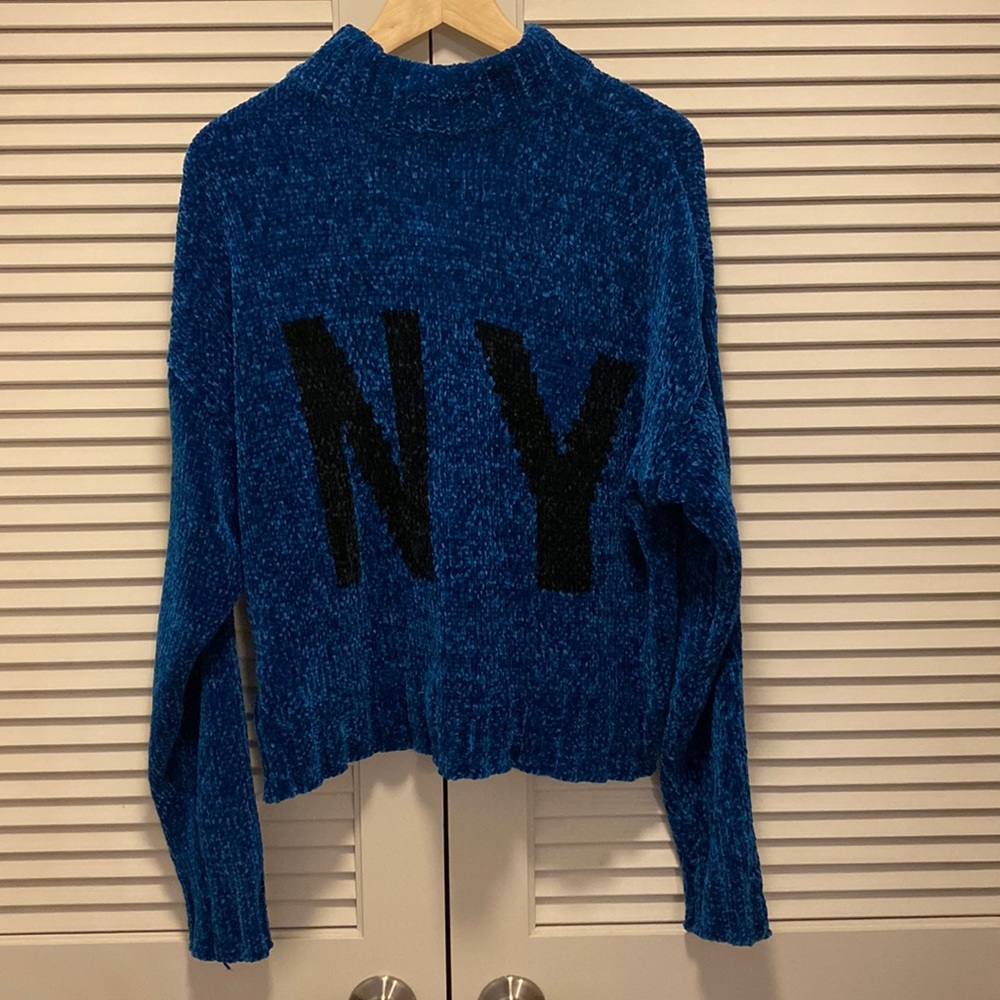 ❤️DKNY Chunky Chenille Logo Sweater for Woman
